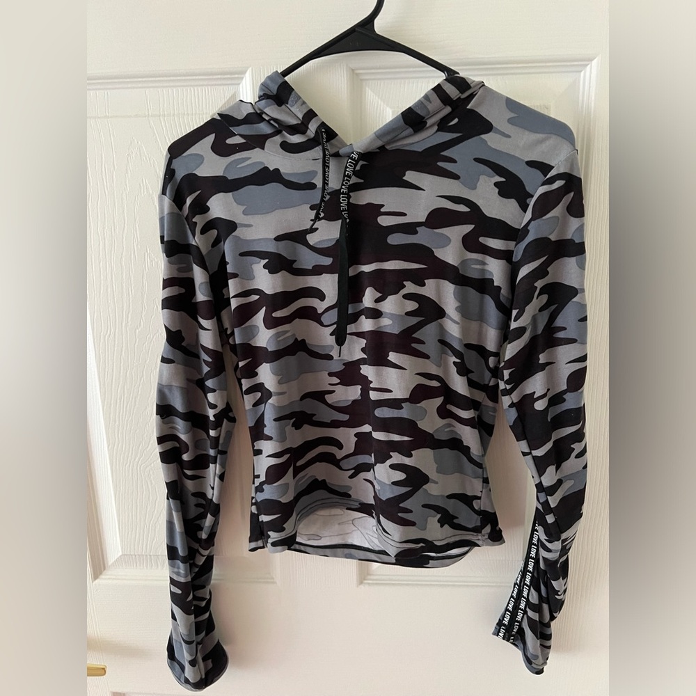 Camouflage “Love” Pullover